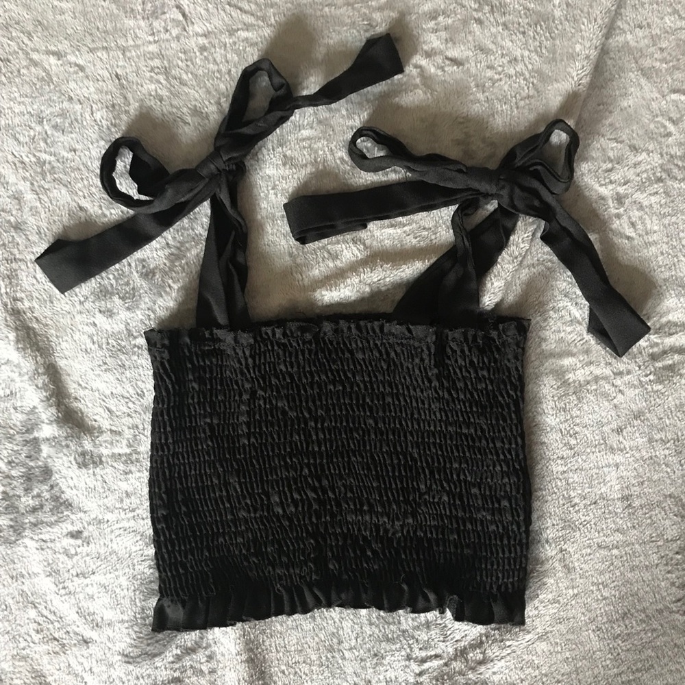 ✰ SHEIN Self Tie Shoulder Smocked Top